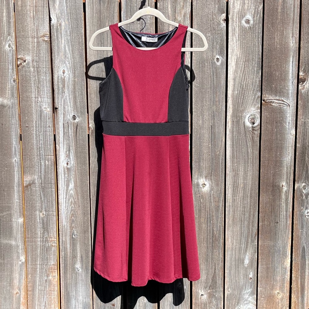 Romy sleeveless dress size small